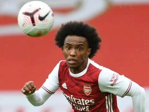 "Willian đã bị Hojbjerg bỏ túi"