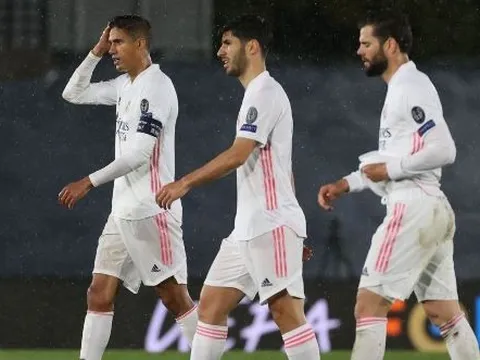 Chuyên gia lo ngại một điều khi Man Utd chiêu mộ Varane