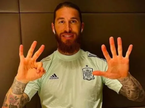 Chuyên gia tin Man Utd rộng đường có ngôi sao 35 tuổi hơn PSG