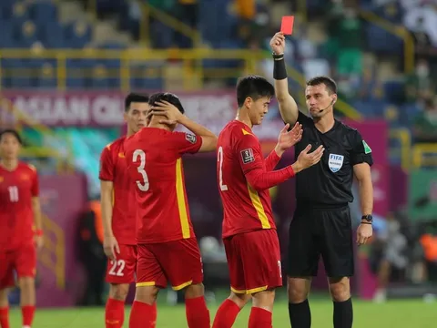 Chuyên gia trọng tài FIFA: "Thẻ vàng của Duy Mạnh hoàn toàn không có cơ sở"