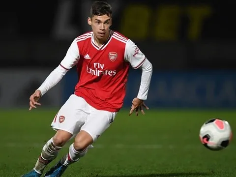 Tài năng Arsenal trở lại sân cỏ sau 480 ngày dính chấn thương