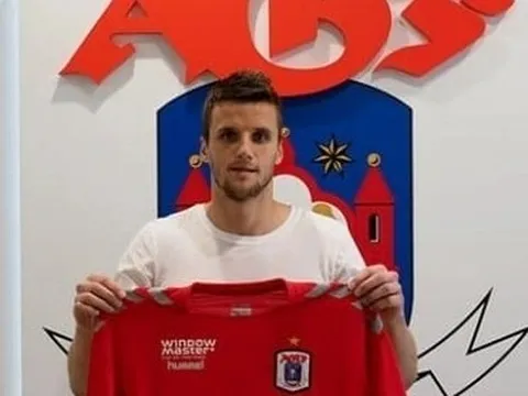 CLB Nam Định đền 1,4 tỷ đồng cho thủ môn ngoại