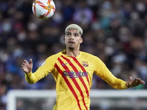 CLB Ngoại hạng Anh chưng hửng vì thái độ của sao Barca