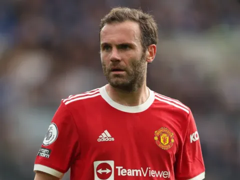 CLB Premier League trực tiếp đàm phán với Juan Mata