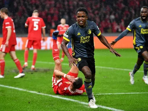 'Cỗ máy rê bóng' vừa cập bến Premier League