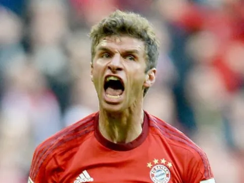 Có thêm hai ông lớn tranh giành Muller với Liverpool