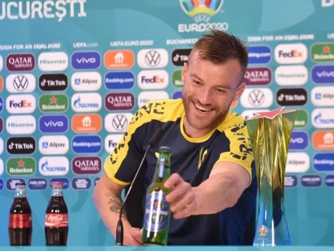 "Coca-Cola và Heineken, hãy liên hệ tôi!"