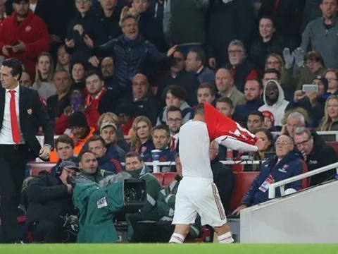 "Emery cần giúp Xhaka, việc Arsenal có 5 đội trưởng thật kỳ quặc"