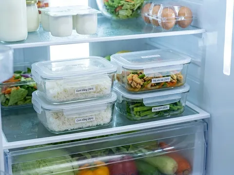 Cơm thừa cất tủ lạnh sai thời điểm: Hâm nóng kỹ vẫn có thể gây ngộ độc