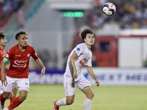 Công Phượng, Văn Toàn toả sáng, HAGL đè bẹp CLB TPHCM