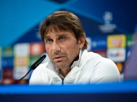 Rio Ferdinand chỉ ra vấn đề lớn của Tottenham dưới thời Conte