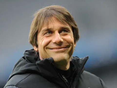Conte không giấu nổi nụ cười sau khi Milan và Juventus mất điểm