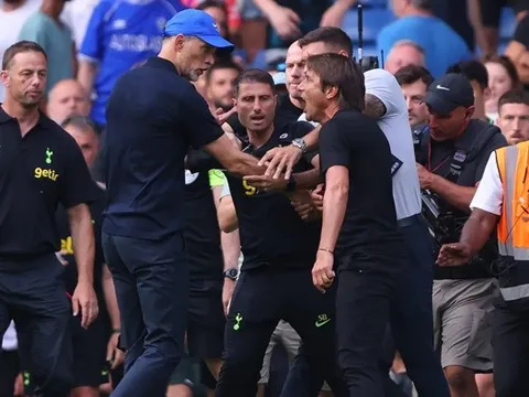 Conte chế nhạo Tuchel
