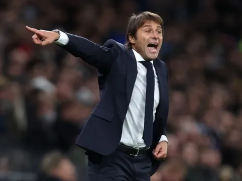 Conte: "HLV thay đổi, nhưng cầu thủ giữ nguyên"