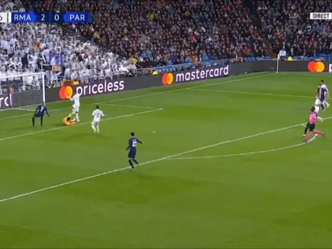 Courtois mắc lỗi tai hại trong bàn thắng của Mbappe