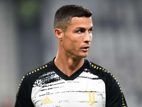 "Cristiano Ronaldo đã tới Arsenal, và có áo đấu CLB"