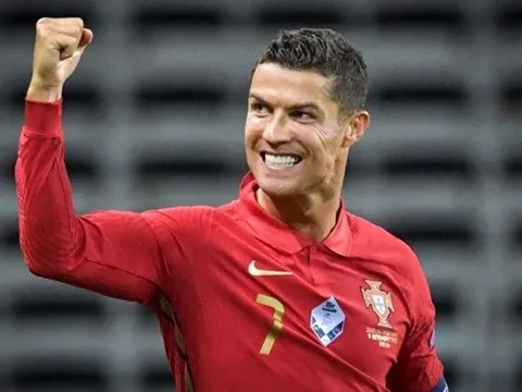 Bại trận, học trò Gerrard vẫn hạnh phúc khi được đối đầu Ronaldo