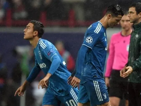 HLV Sarri lý giải nguyên nhân thay Ronaldo