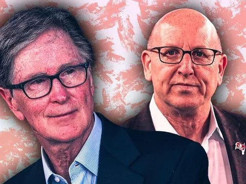 Cú choáng 105,5 triệu bảng của Man Utd cho thấy tương lai của Liverpool và FSG