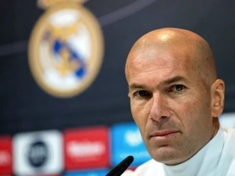 "Cú tát đau" cho trọng thần của Zidane