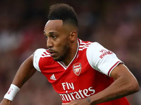 "Cùng với Ozil, anh ta là cầu thủ lười biếng nhất"