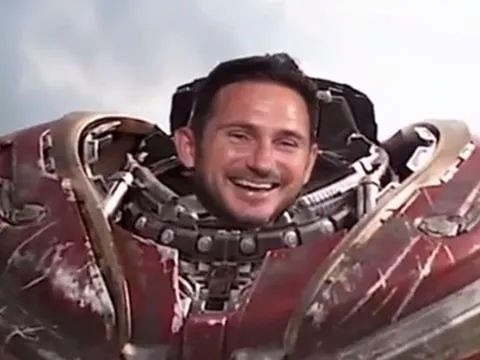 Cười té khói với loạt ảnh chế Chelsea chiêu mộ Thiago Silva