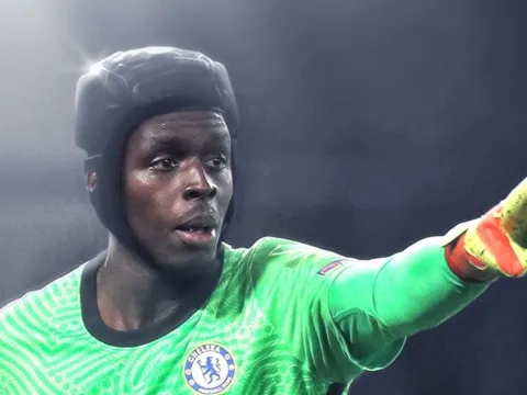 Cười té khói với loạt ảnh chế Premier League