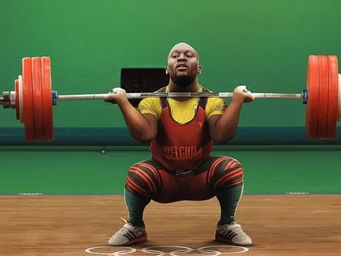 Cười té khói với loạt ảnh chế Ronaldo và Messi thi Olympic