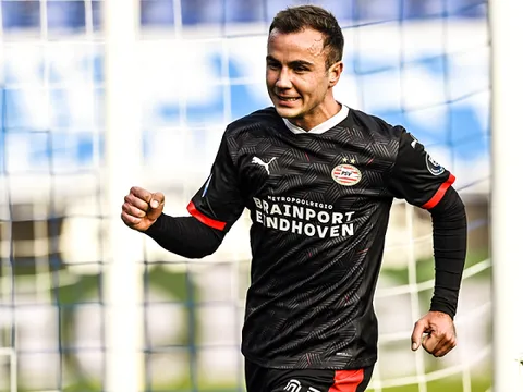 Cướp bóng từ thủ môn, Gotze ghi bàn thắng đầu tiên sau 10 tháng