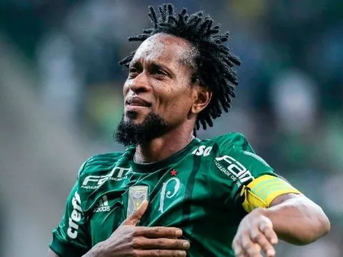 Cựu ngôi sao Brazil tự tin khoác áo Man City ở tuổi 47