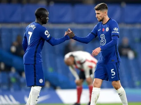 Cựu Quỷ đỏ so sánh sao Chelsea với Scholes