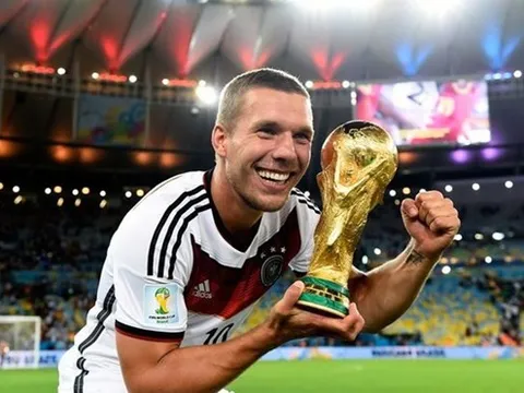 Cựu sao Arsenal chuyển hướng sang chơi… khúc côn cầu