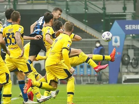 Cựu sao Arsenal lập cú đúp, Inter 'hút chết' tại Giuseppe Meazza
