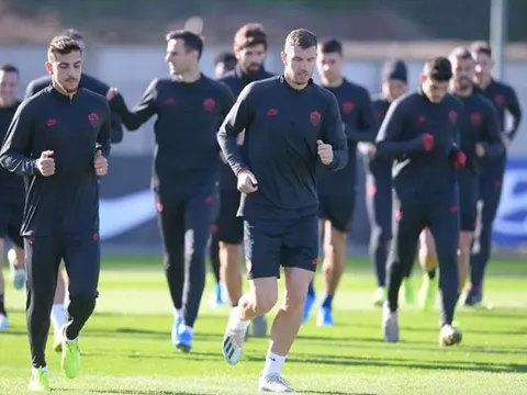 Cựu sao Man City sẵn sàng giúp AS Roma bắn hạ "bầy sói"