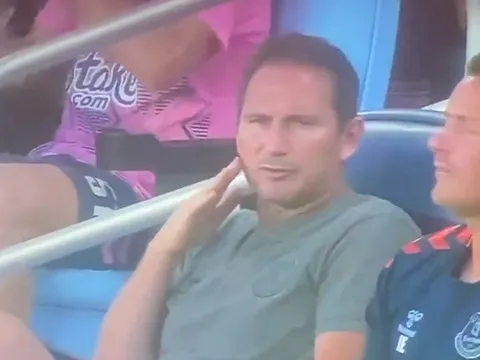 Dele Alli khiến Lampard bất lực từ cự ly 3 mét