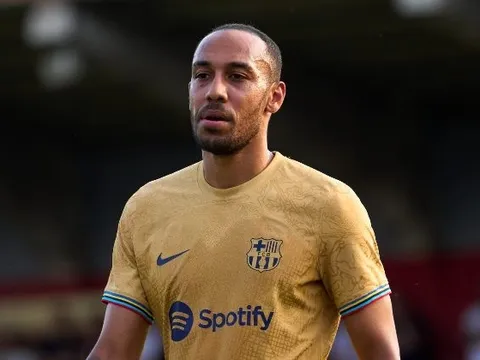 Cựu tiền đạo Arsenal vào tầm ngắm của Chelsea