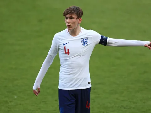 Tiền vệ 'tuổi teen' của Man Utd ghi bàn thứ 10 khi lên tuyển