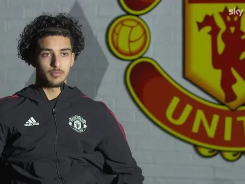 Sao trẻ nổi tiếng nhất M.U: Thần tượng Ozil, học Frenkie chơi bóng