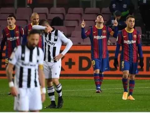 Đả bại Levante, "máy phối bóng" Barca phá vỡ im lặng