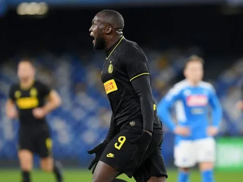 Đã gia nhập Chelsea, Lukaku vẫn khiến hậu vệ Serie A khiếp vía