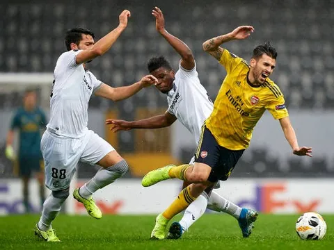 Đá như mơ ngủ, Arsenal đứt luôn chuỗi trận toàn thắng ở cúp châu Âu