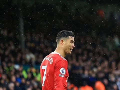 Đại gia Ả Rập gây sốc, chốt lương 250 triệu euro cho Ronaldo