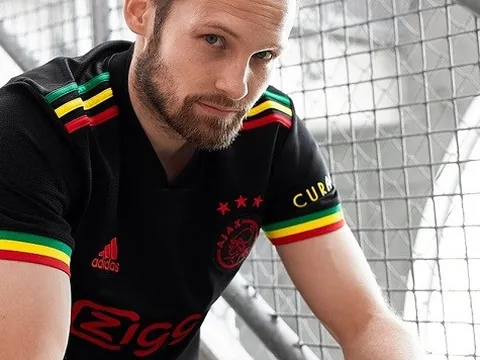 Daley Blind đẹp trai như người mẫu, quảng bá áo đấu Ajax
