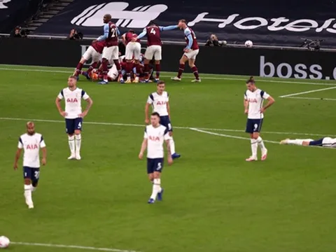 Dẫn 3-0 sau 16 phút, Tottenham vẫn chia điểm trong ngày Bale ra mắt