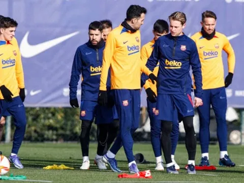 Dàn sao Barca chơi 'đập tay' trước thềm đấu Atheltic