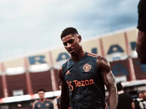 Dàn sao Quỷ đỏ gồng mình tập luyện, khoe cơ bắp đẹp như mơ