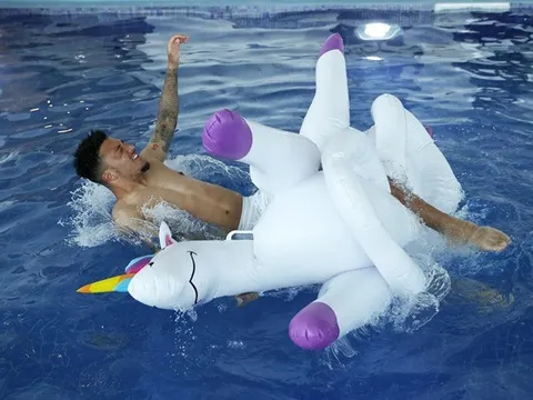 Dàn sao Tam sư như trẻ lại bên những chú kỳ lân