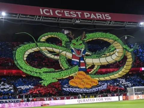 CHOÁNG! NHM PSG triệu hồi "rồng thần", át vía Marseille từ khán đài