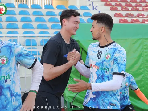 Đặng Văn Lâm trở về V-League, âu lo cho Quang Hải