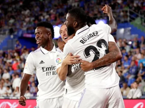 Đánh đầu đẳng cấp, Real đòi lại ngôi đầu từ tay Barca